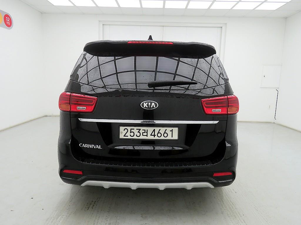 KIA Carnival - Vista 3