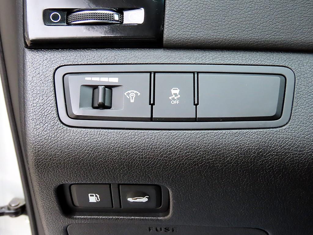 HYUNDAI Sonata - Vista 12