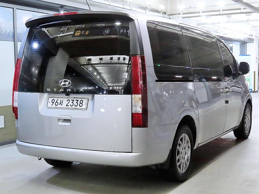 HYUNDAI Staria - Vista 4