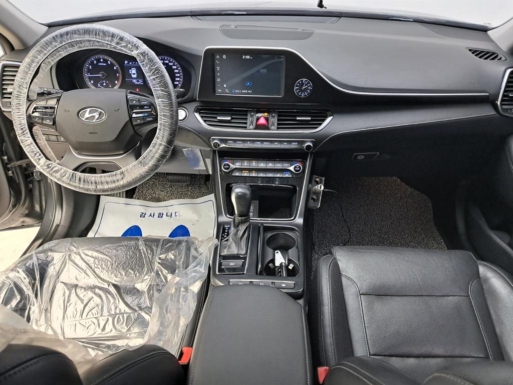 HYUNDAI Grandeur - Vista 11