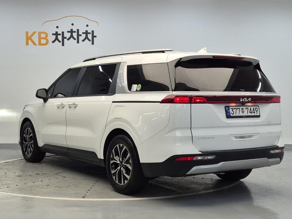 KIA Carnival - Vista 2