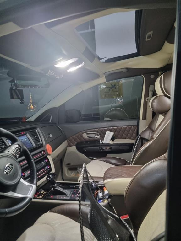 KIA Carnival - Vista 2