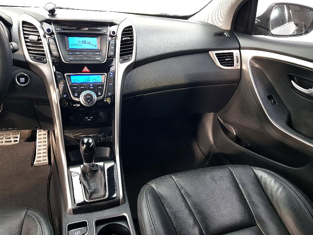 HYUNDAI i30 - Vista 10