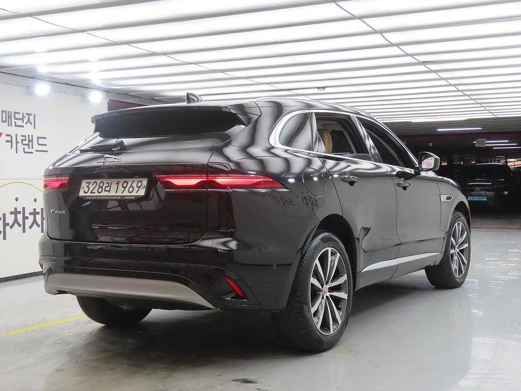 Jaguar F-PACE - Vista 4