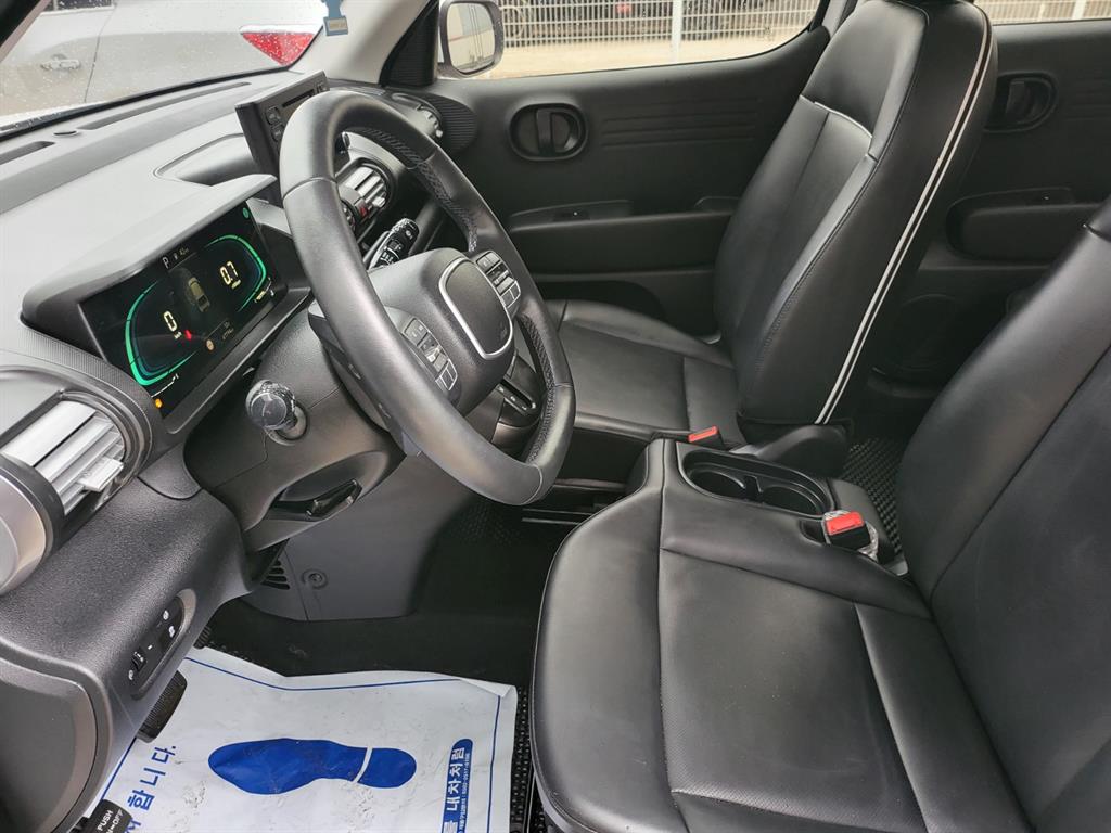 HYUNDAI Casper - Vista 5