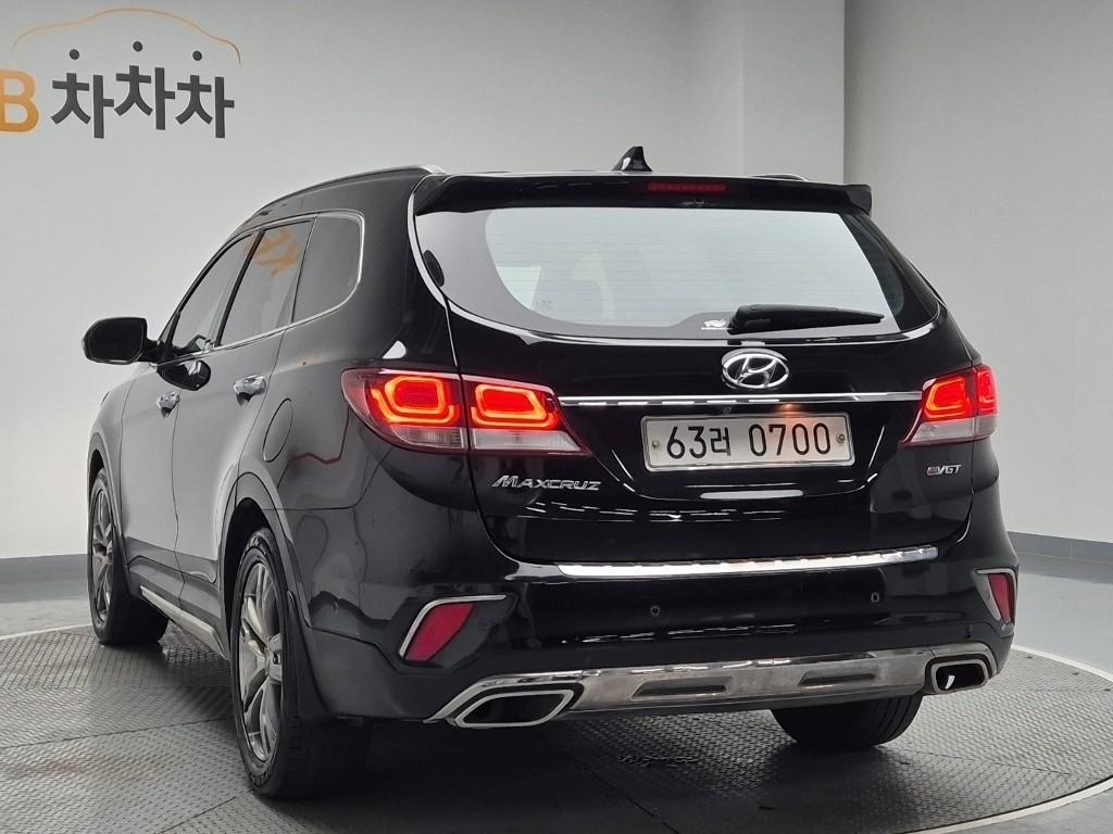 HYUNDAI Maxcruz - Vista 4