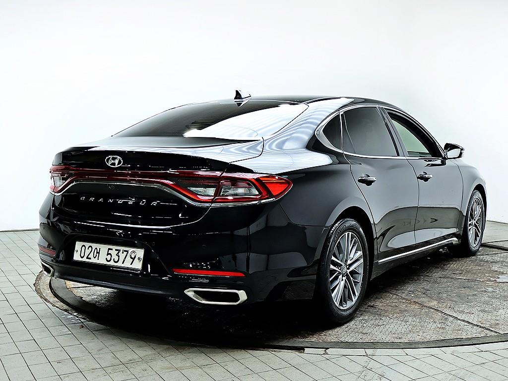 HYUNDAI Grandeur - Vista 7