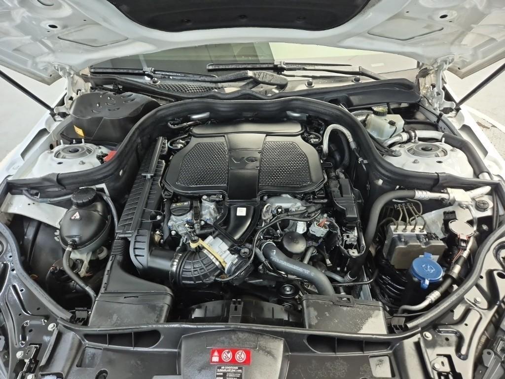 Mercedes Benz E class - Vista 5