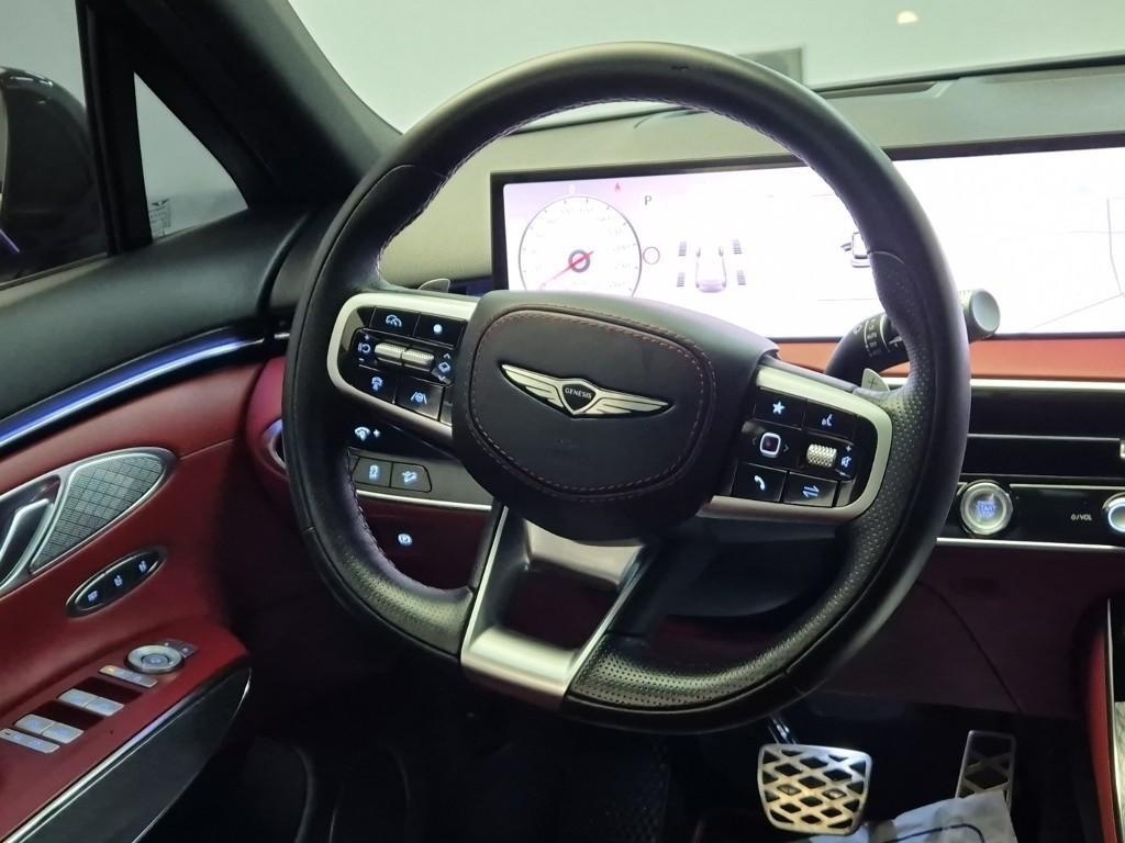 Genesis GV70 - Vista 9