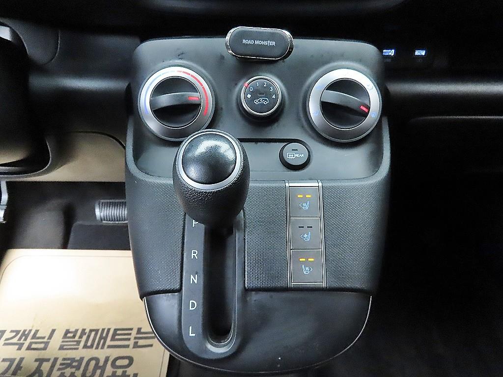 HYUNDAI Casper - Vista 10