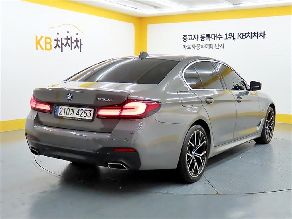 BMW 5 Series - Vista 4