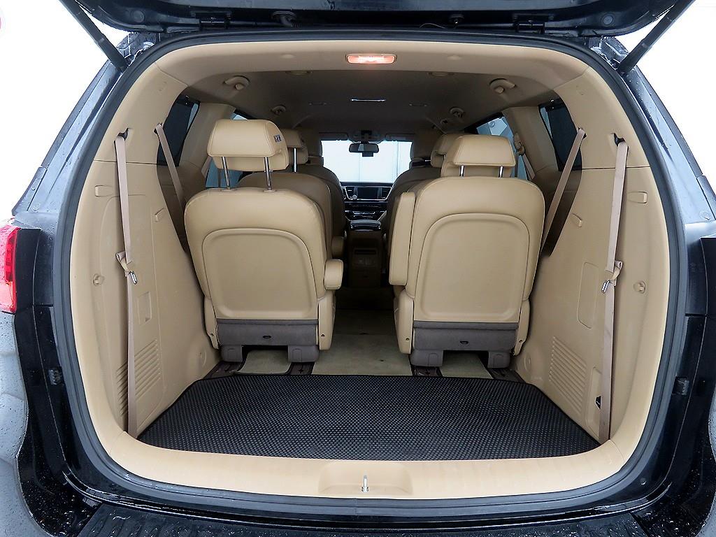KIA Carnival - Vista 5