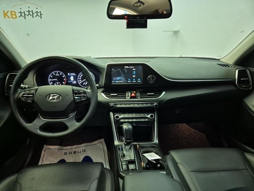 HYUNDAI Grandeur - Vista 7