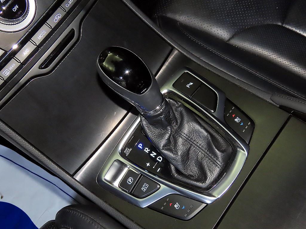 HYUNDAI Grandeur - Vista 12