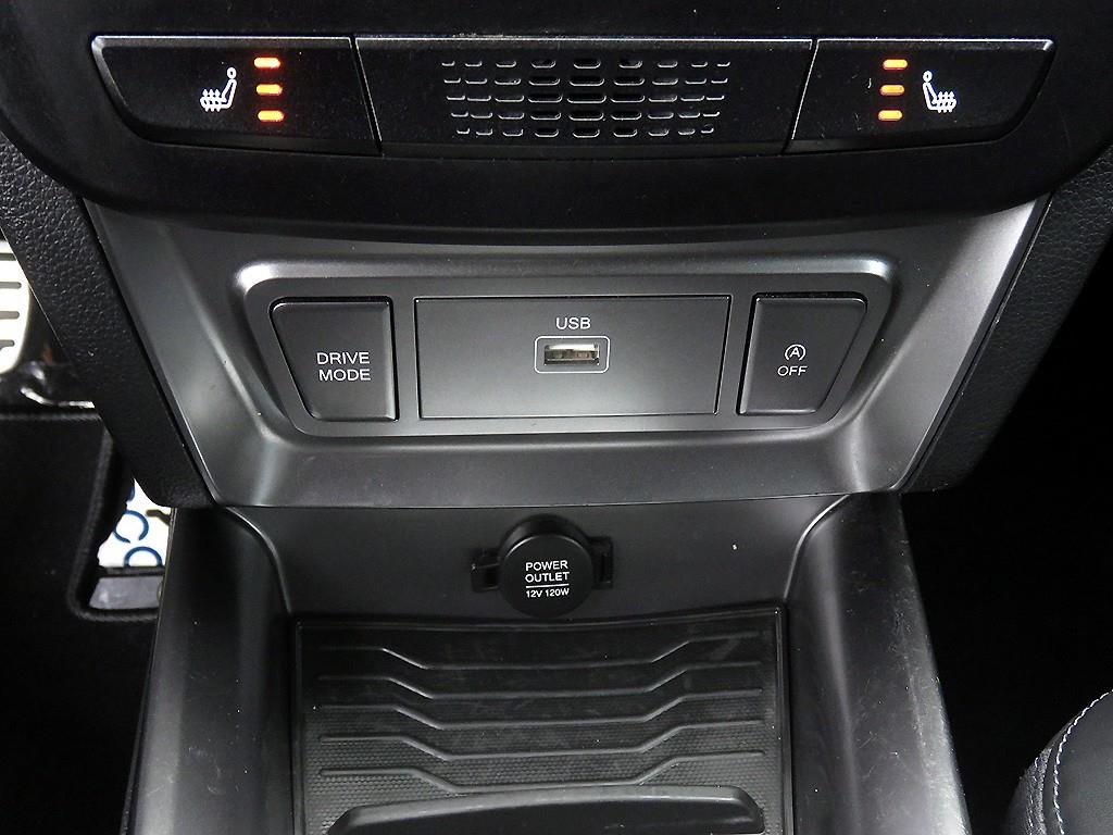 Ssangyong Tivoli - Vista 12