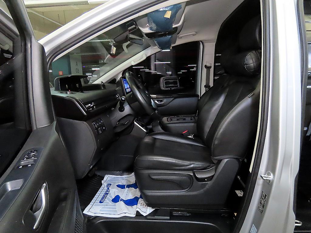 HYUNDAI Staria - Vista 6