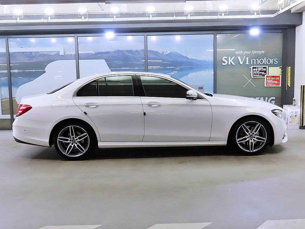 Mercedes Benz E class - Vista 3