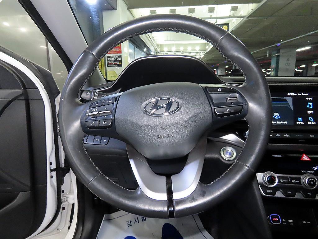 HYUNDAI Avante - Vista 8