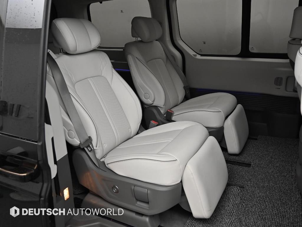 HYUNDAI Staria - Vista 12