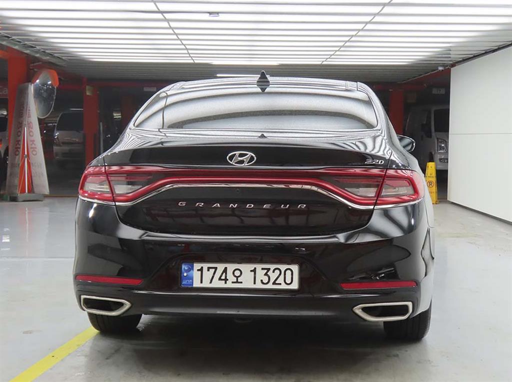 HYUNDAI Grandeur - Vista 3