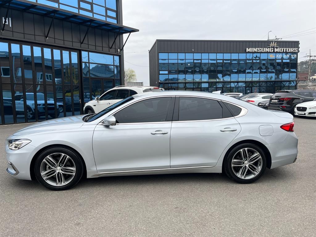 HYUNDAI Grandeur - Vista 5