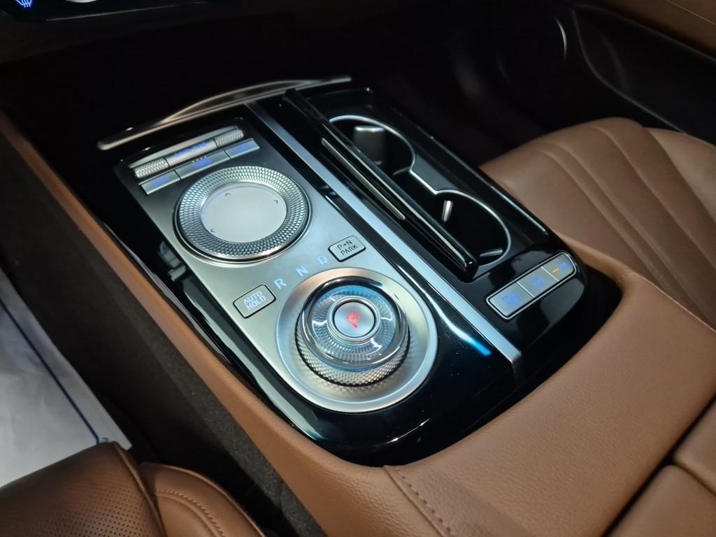 Genesis G80 - Vista 8