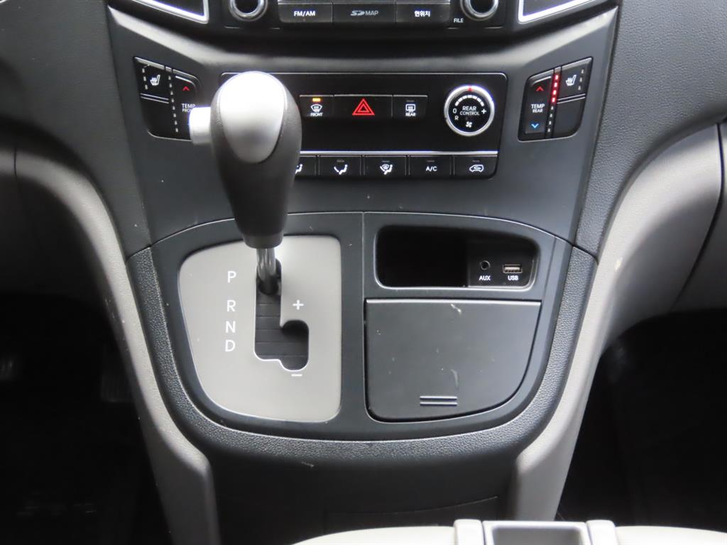 HYUNDAI Starex 2017 Plateado - Importación desde Corea - HF Imports Iquique - Foto 13