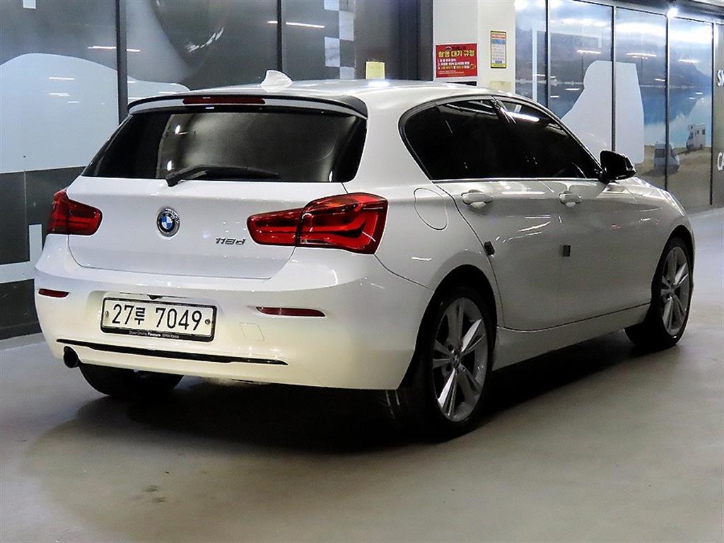 BMW 1 series - Vista 4