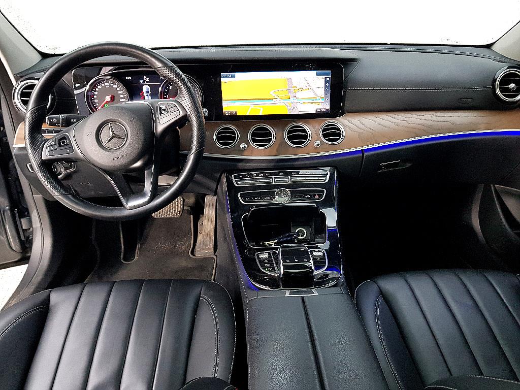 Mercedes Benz E class - Vista 5