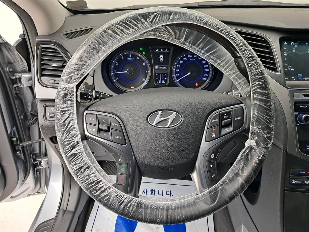 HYUNDAI Grandeur - Vista 12