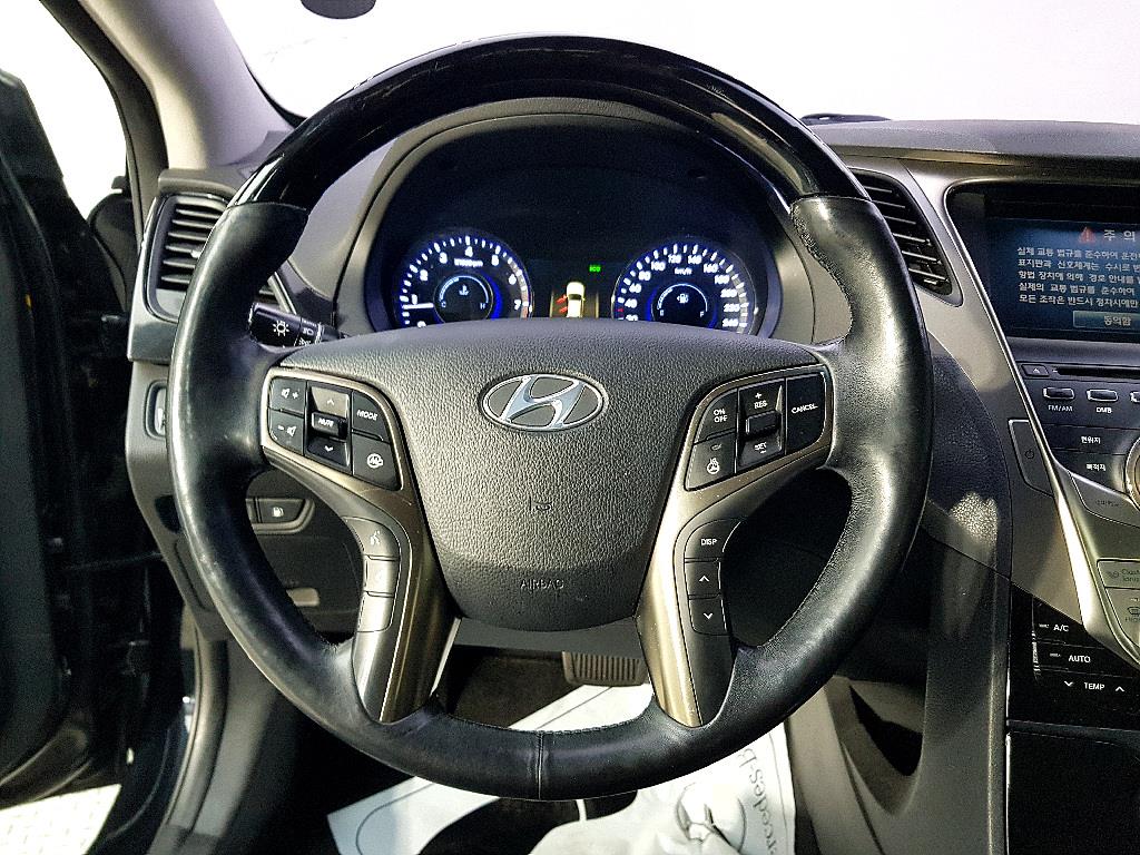 HYUNDAI Grandeur - Vista 11