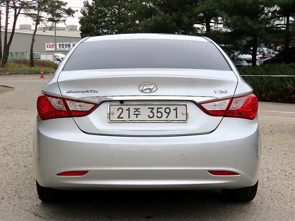 HYUNDAI Sonata - Vista 4