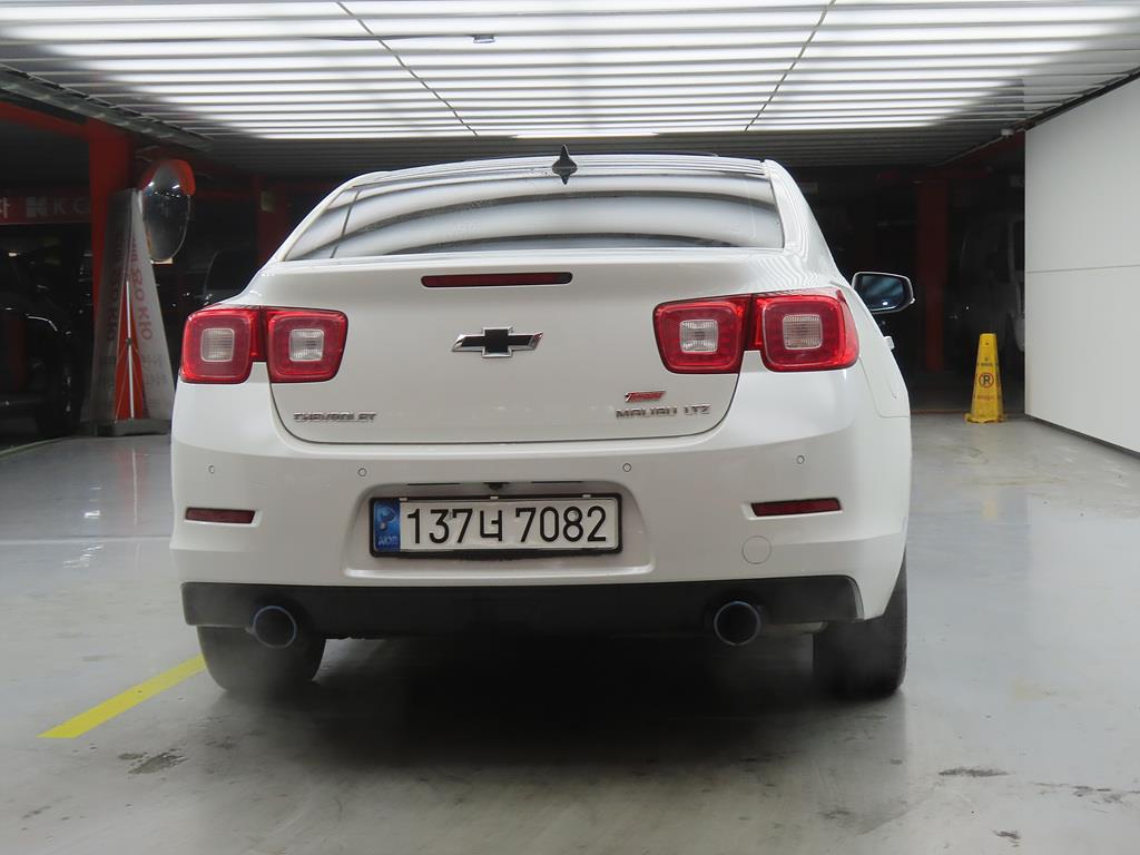 Chevrolet Malibu - Vista 3