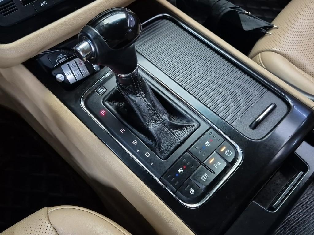 KIA Carnival - Vista 8