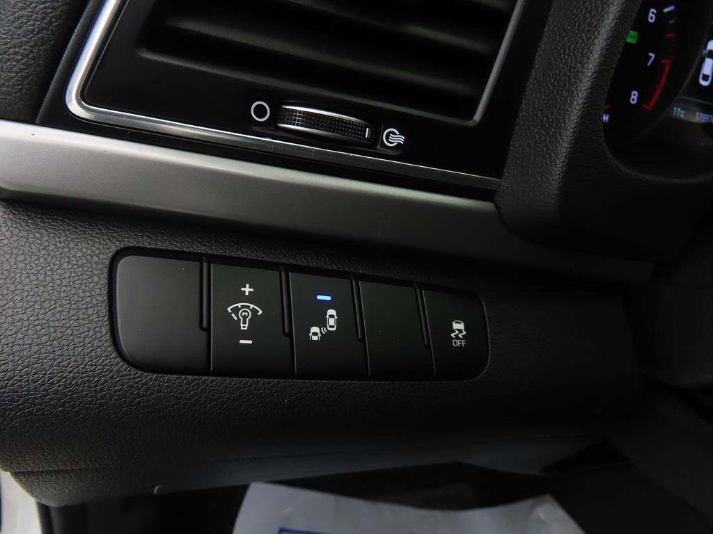 HYUNDAI Avante 2018 Blanco - Importación desde Corea - HF Imports Iquique - Foto 15