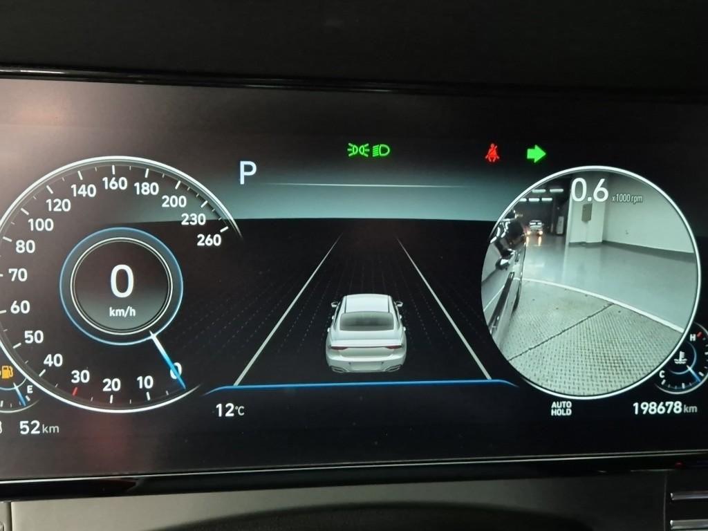 HYUNDAI Grandeur - Vista 8