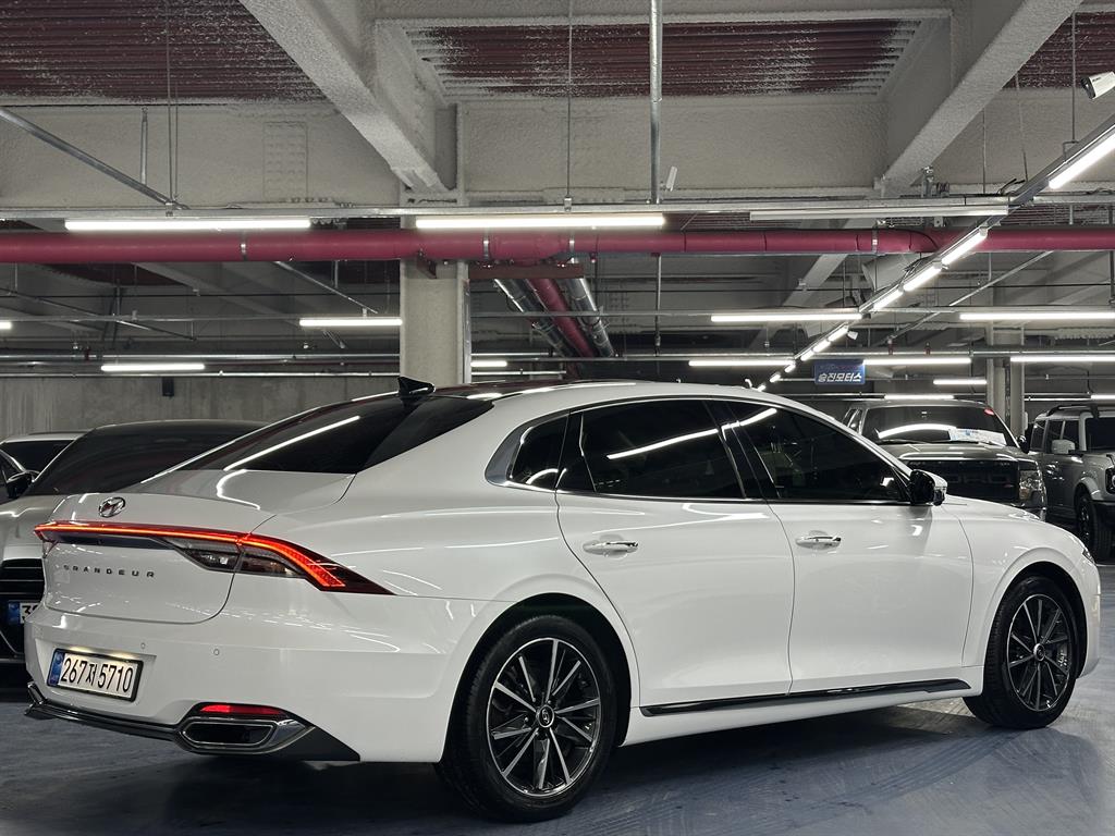 HYUNDAI Grandeur - Vista 3