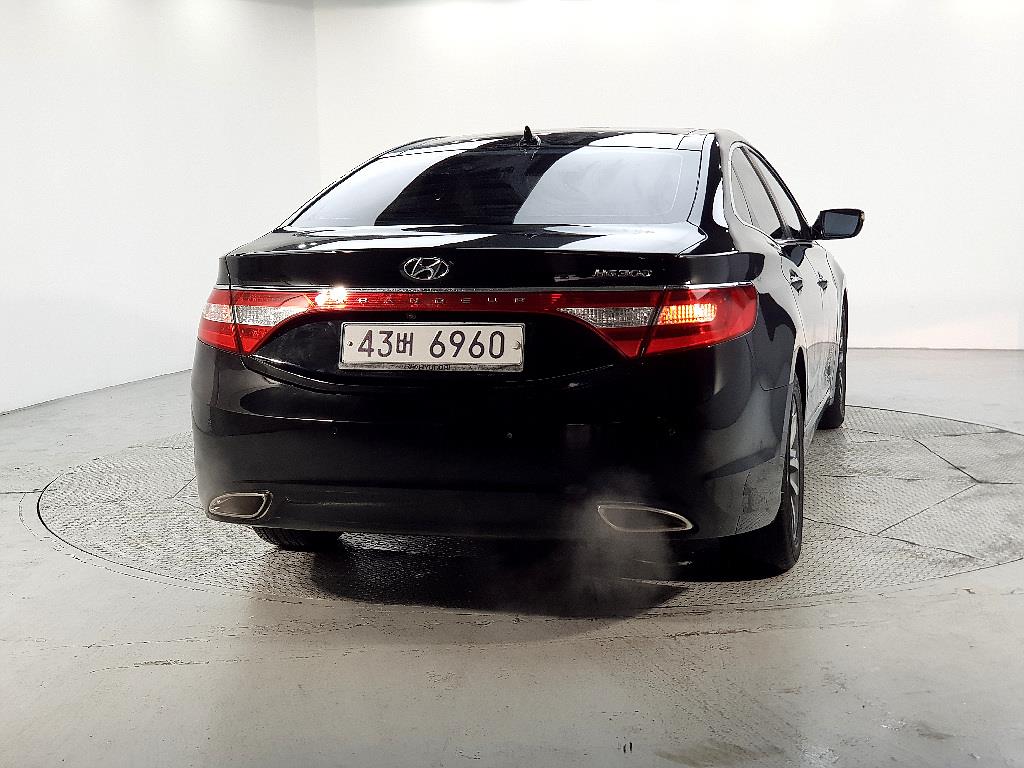 HYUNDAI Grandeur - Vista 3