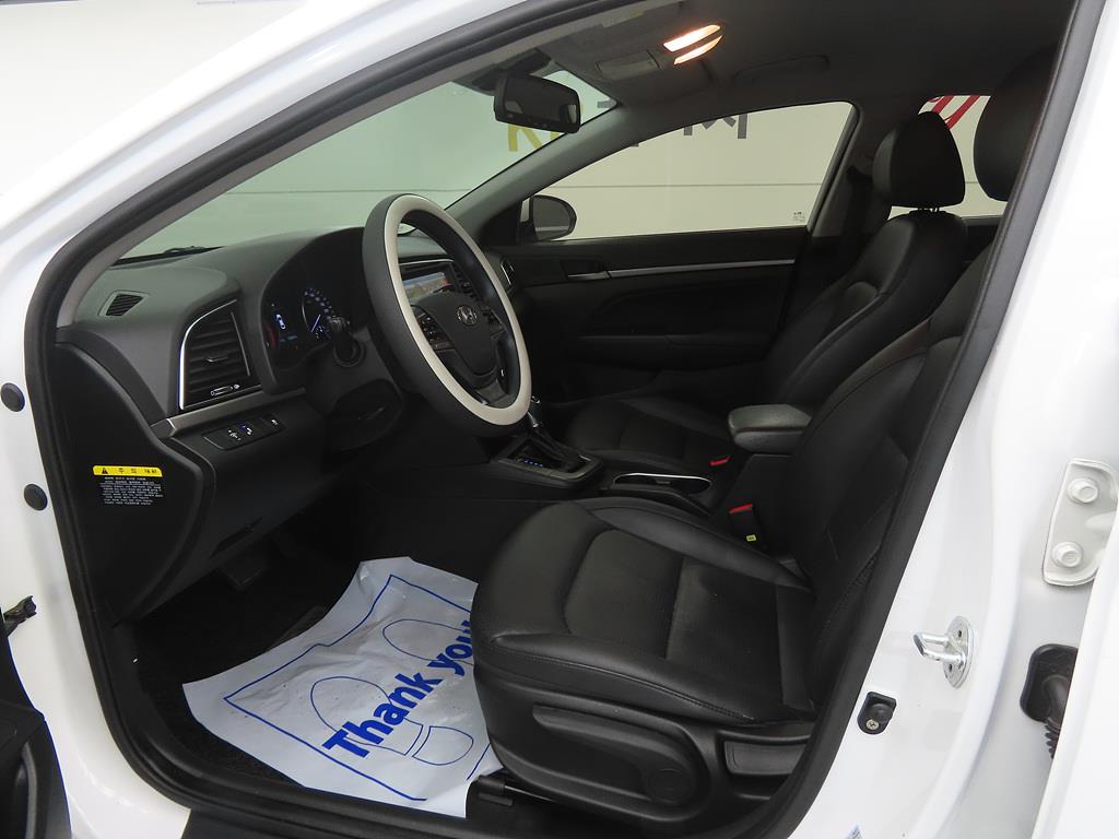 HYUNDAI Avante - Vista 5