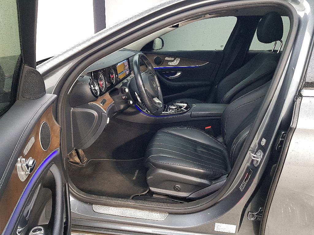 Mercedes Benz E class - Vista 7