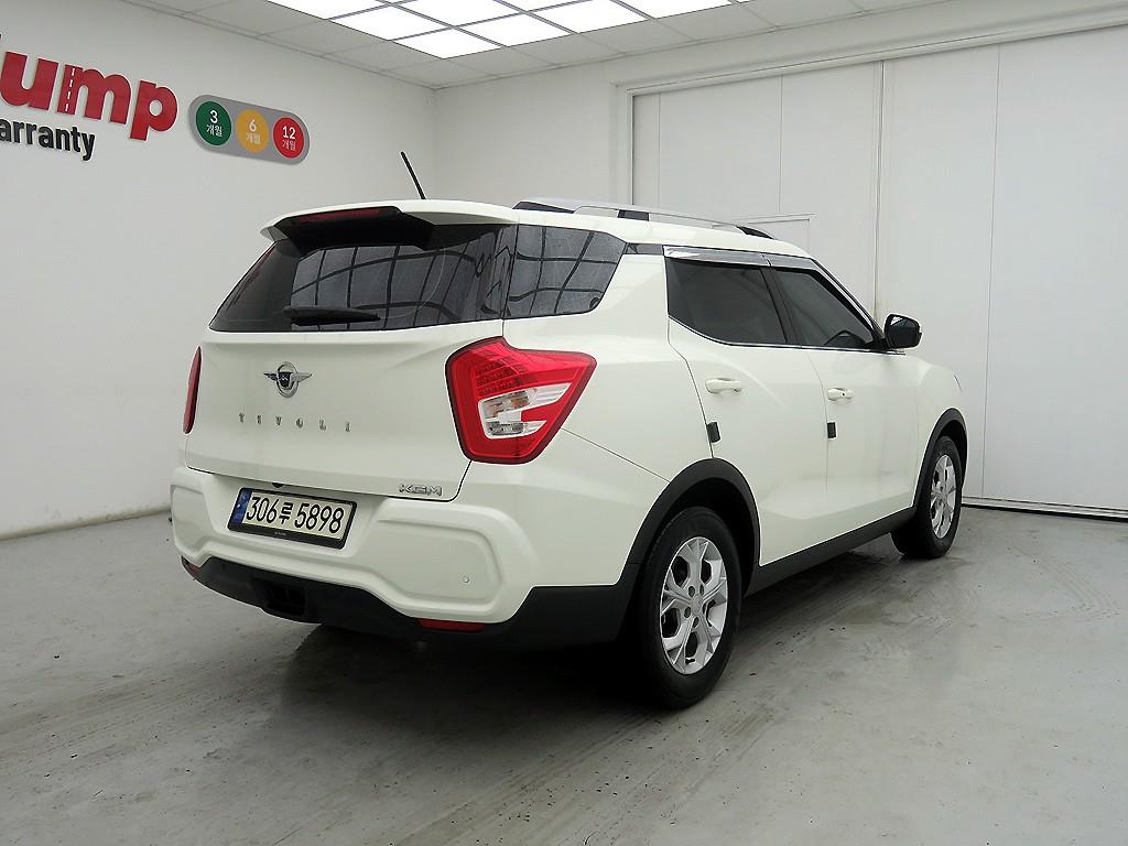 Ssangyong Tivoli - Vista 4