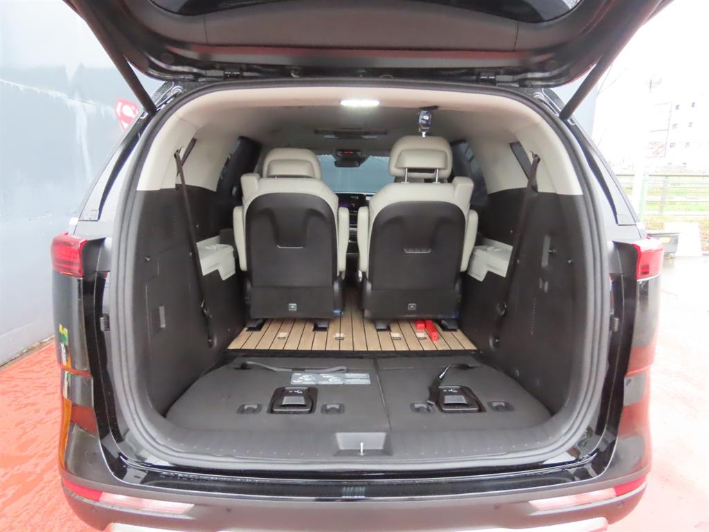 KIA Carnival - Vista 9