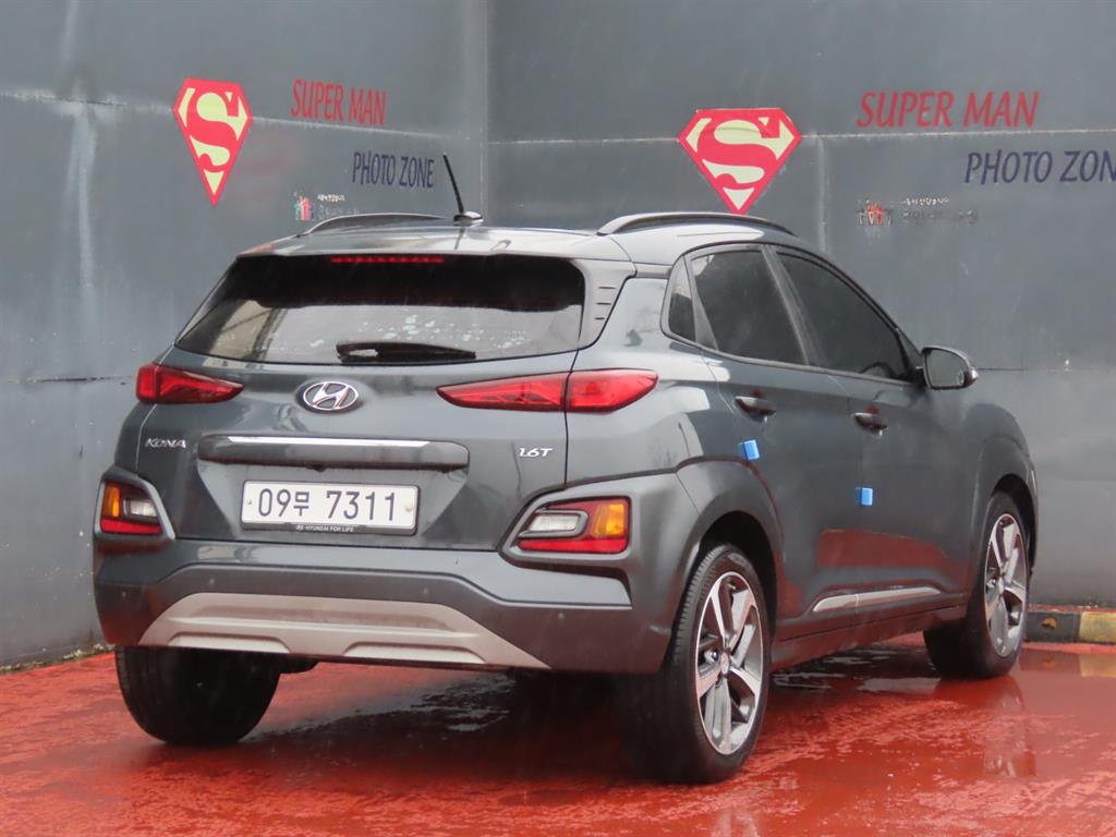 HYUNDAI Kona - Vista 5