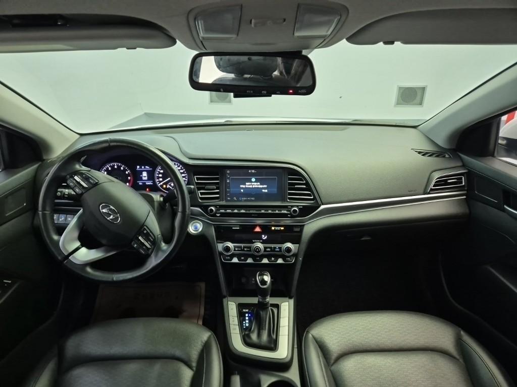 HYUNDAI Avante - Vista 7