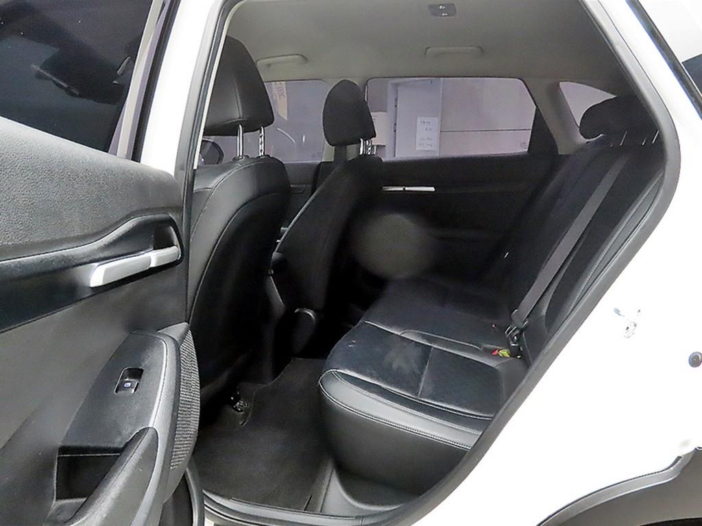 KIA Seltos - Vista 6