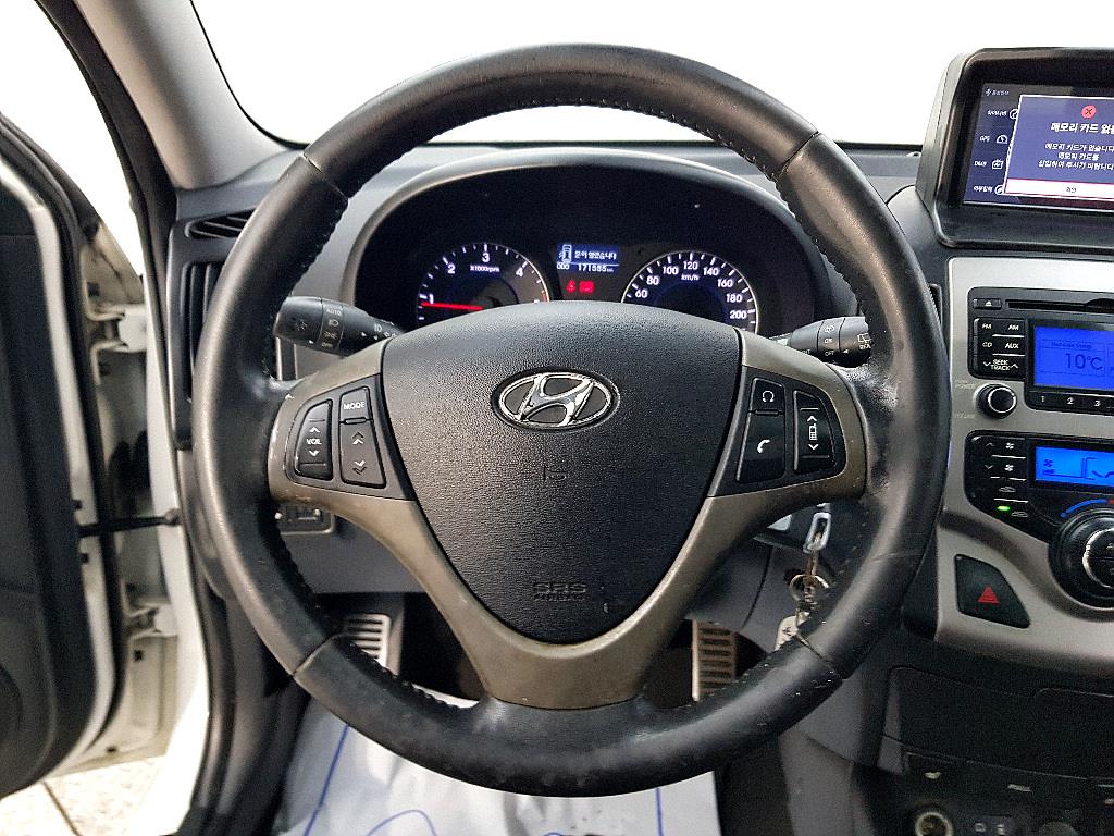 HYUNDAI i30 - Vista 12