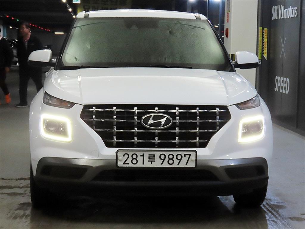 HYUNDAI Venue - Vista 2