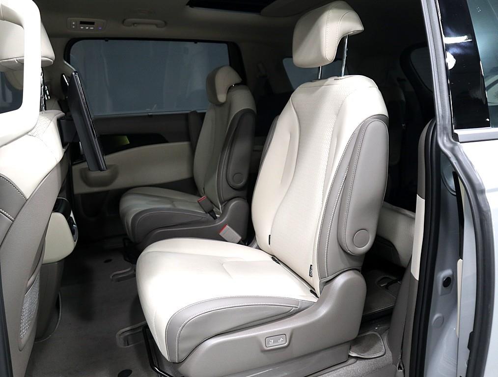 KIA Carnival - Vista 10