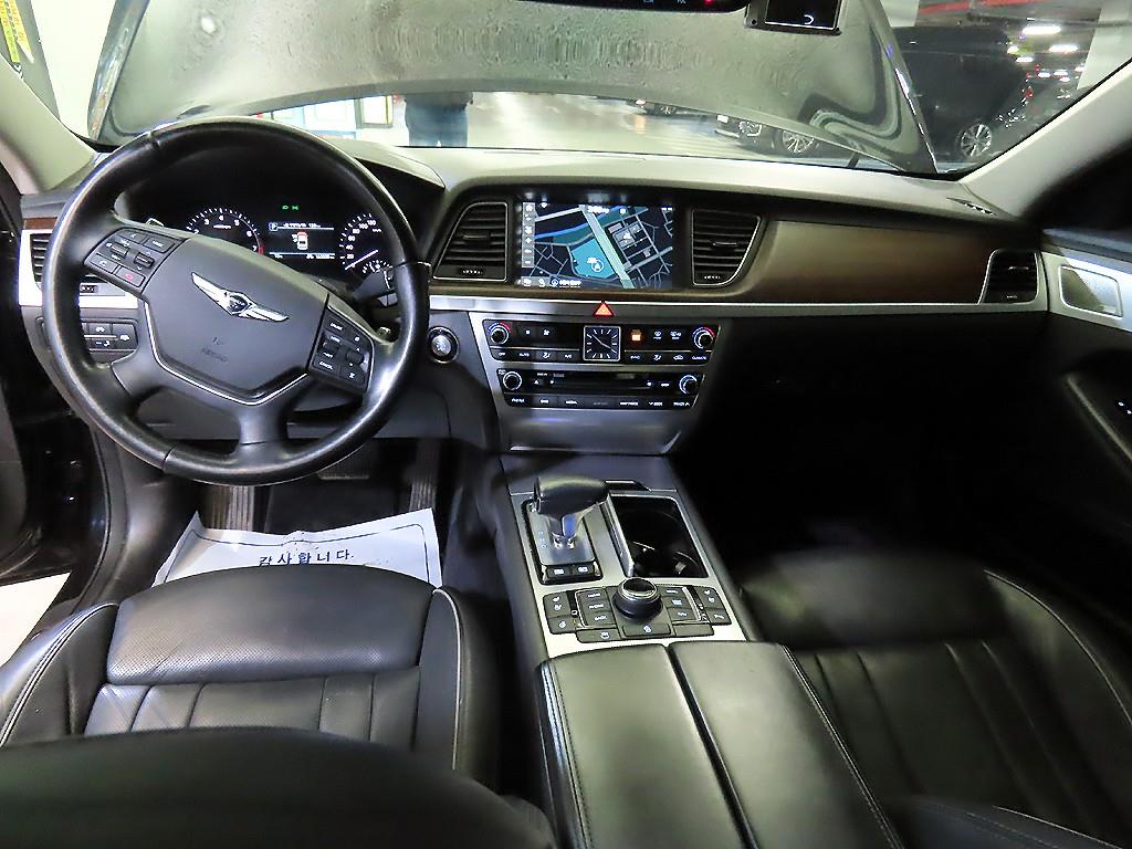 Genesis G80 - Vista 10