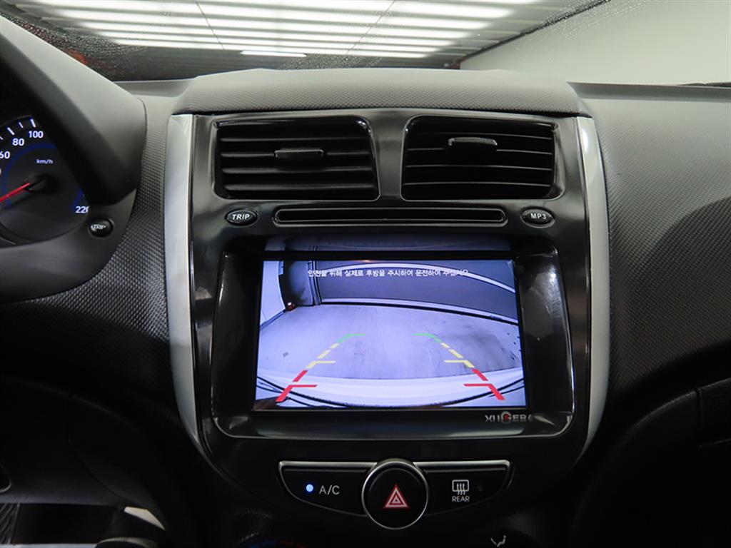 HYUNDAI Accent 2019 Blanco - Importación desde Corea - HF Imports Iquique - Foto 14